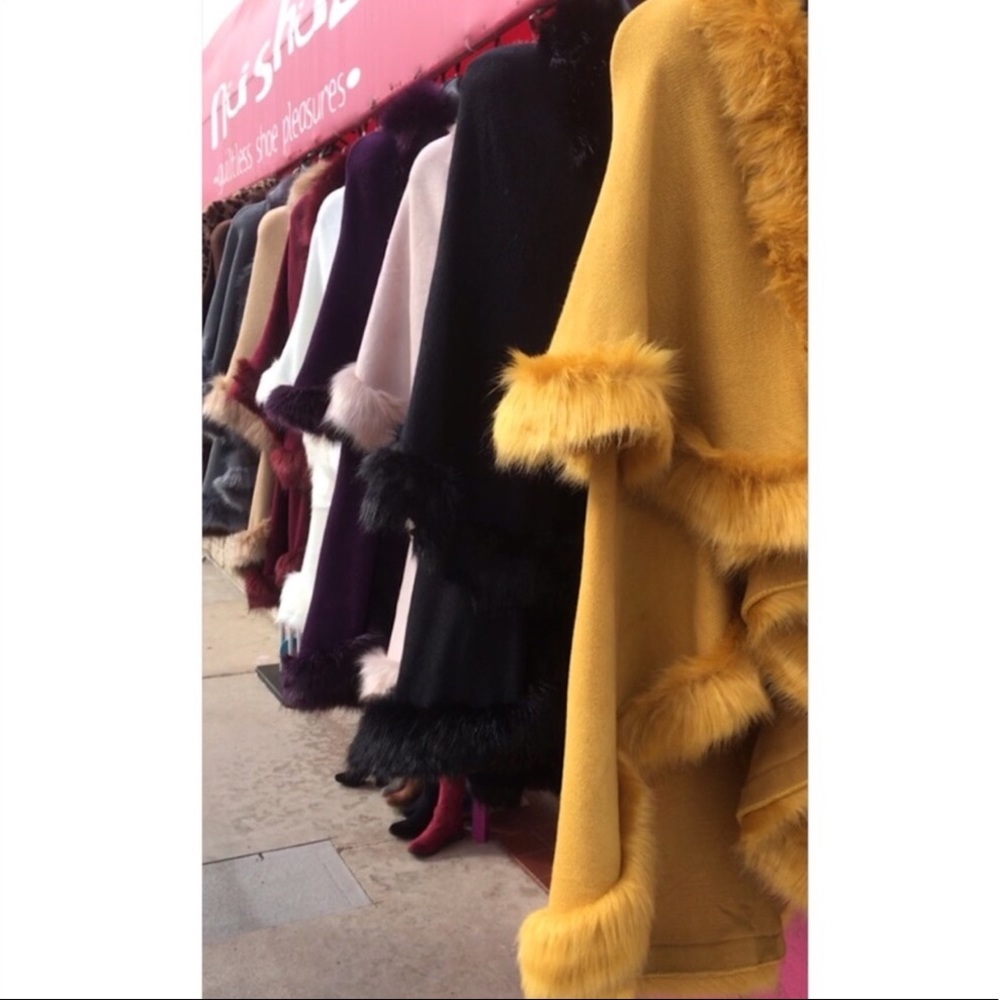 ELEGANT Purple Faux Fur Double Layer CAPE COAT - Picture 9 of 10